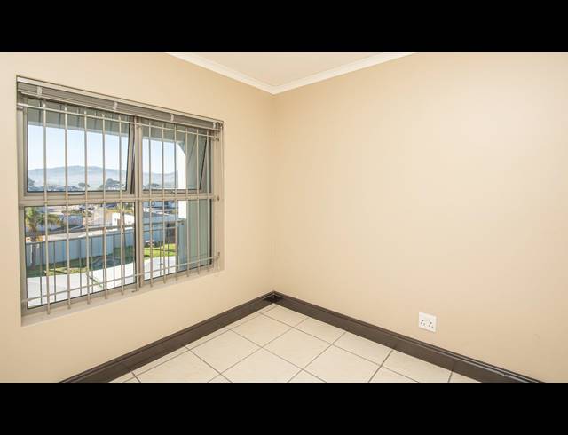 2 BEDROOM APARTMENT FOR SALE IN BRACKENFELL SOUTH